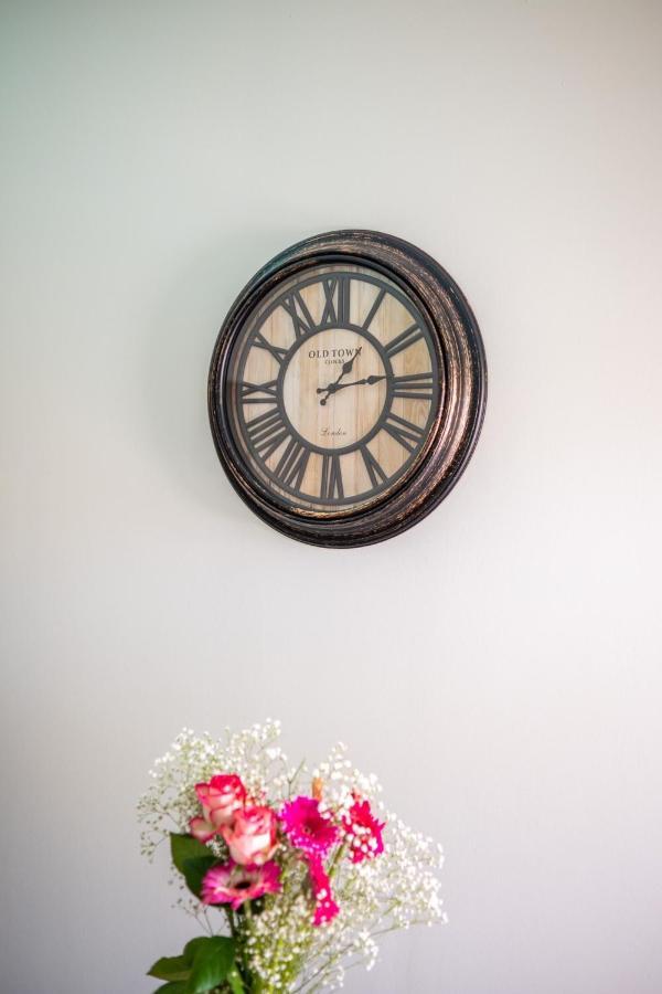 Theo Apartments 1 อาร์เตมีดา ภายนอก รูปภาพ