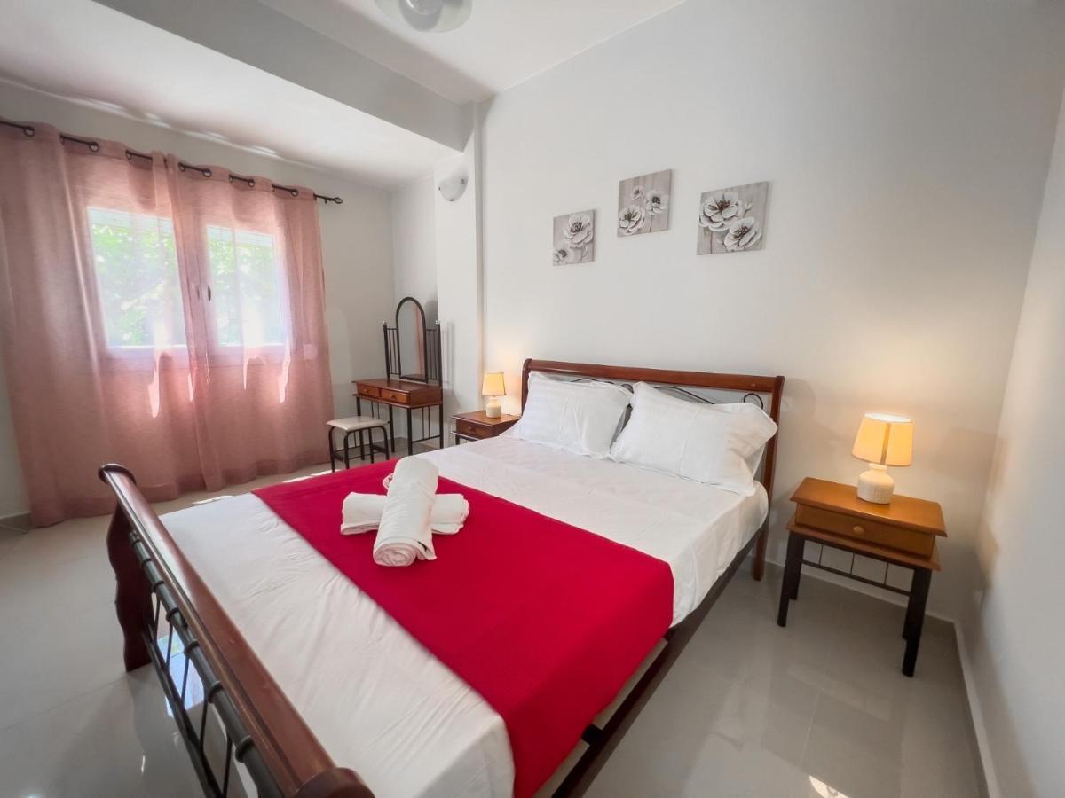 Theo Apartments 1 อาร์เตมีดา ภายนอก รูปภาพ