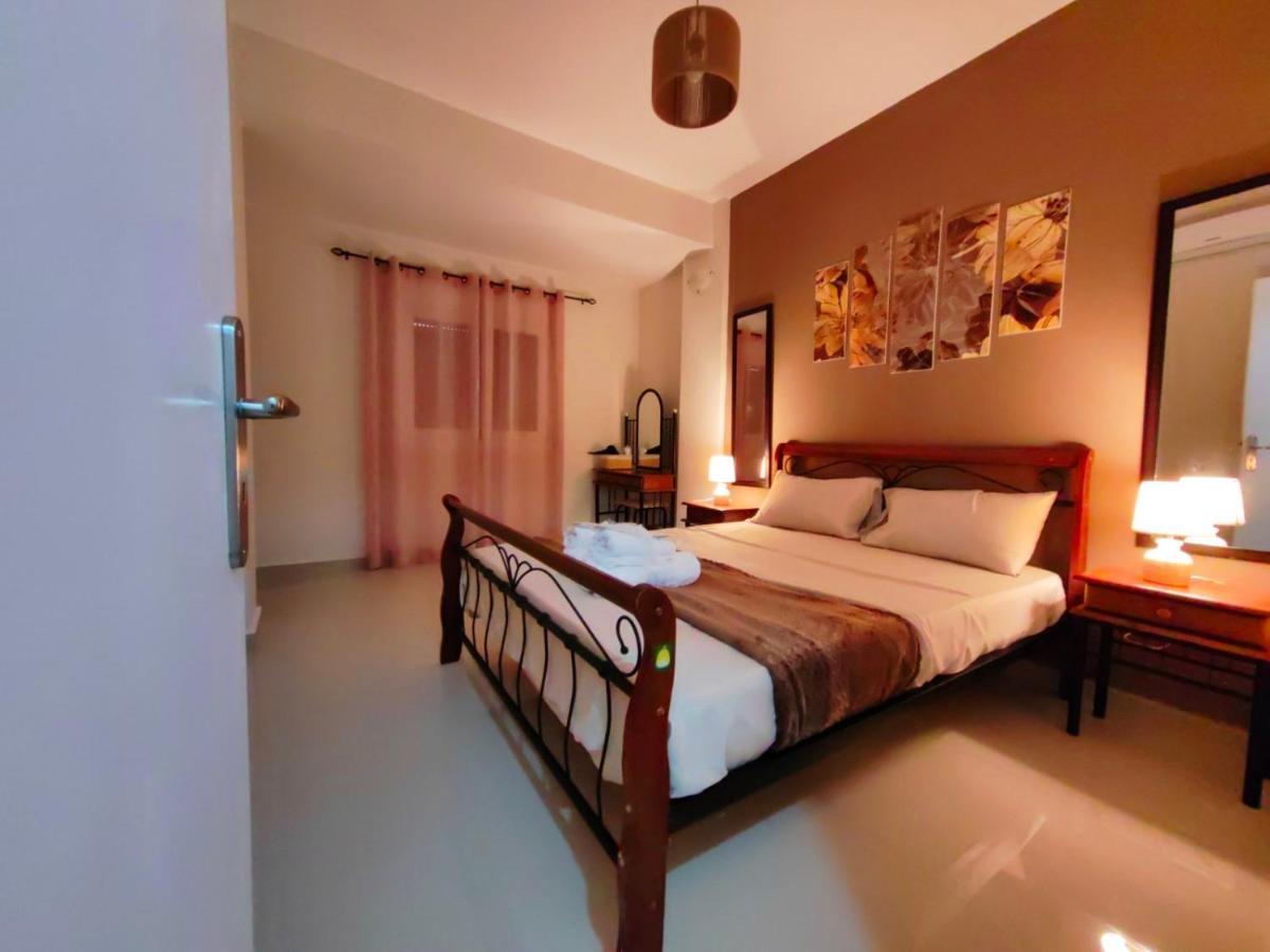 Theo Apartments 1 อาร์เตมีดา ภายนอก รูปภาพ